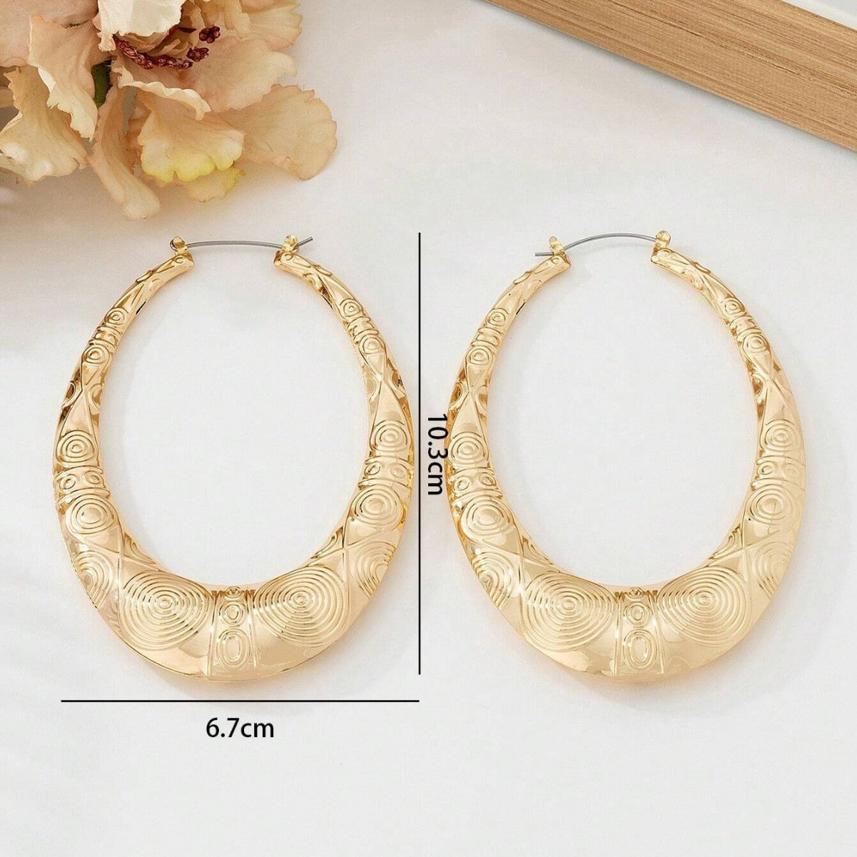 Retro Oval Metal Earrings for Women – Geometric Textured Fashion Jewelry